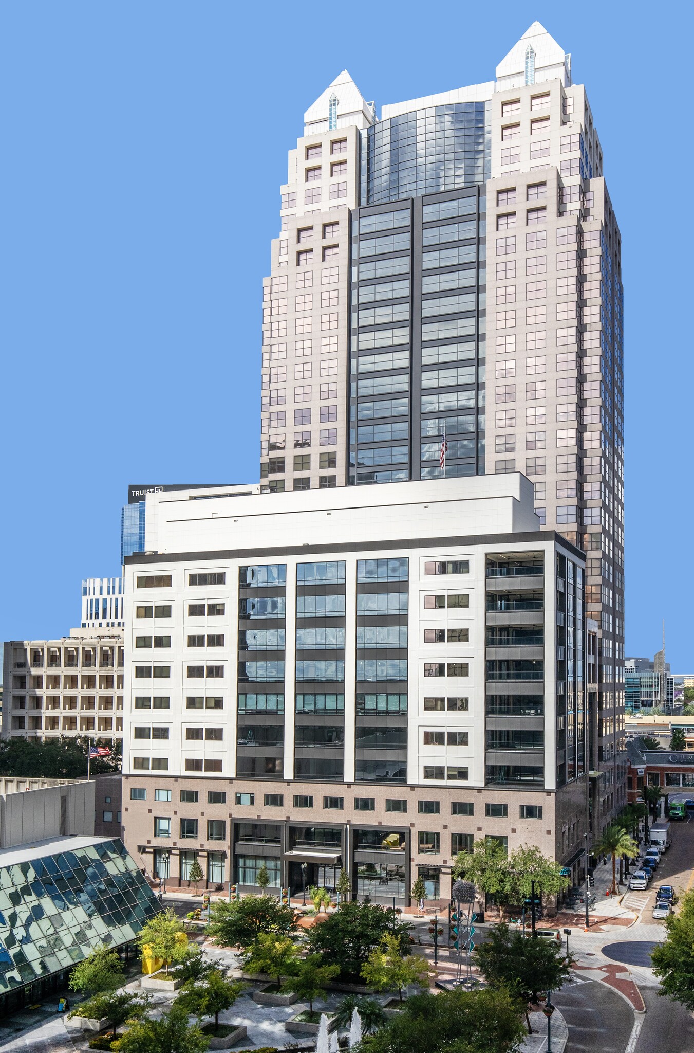 200 S Orange Ave, Orlando, FL to rent Building Photo- Image 1 of 11