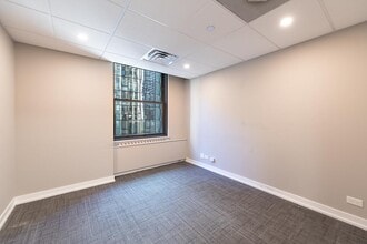 180 N Michigan Ave, Chicago, IL to rent Interior Photo- Image 2 of 3