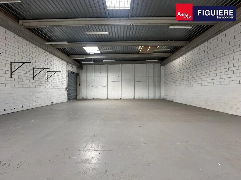 82 Boulevard De L'Europe, Vitrolles to rent - Building Photo - Image 2 of 9