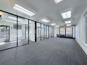 110 Tiburon Blvd, Mill Valley, CA to rent Interior Photo- Image 2 of 14