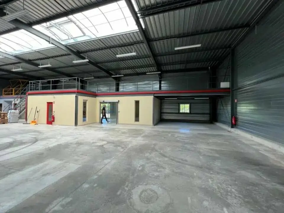 Vente Local d'activités 658 m² - Photo 1
