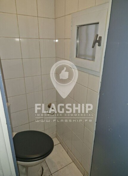 Retail in Paris to rent - Interior Photo - Image 3 of 4