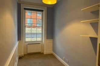 1 New Sq, London to rent Interior Photo- Image 2 of 7