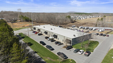 7471-7473 Hagers Hollow Dr, Denver, NC for rent Building Photo- Image 1 of 40