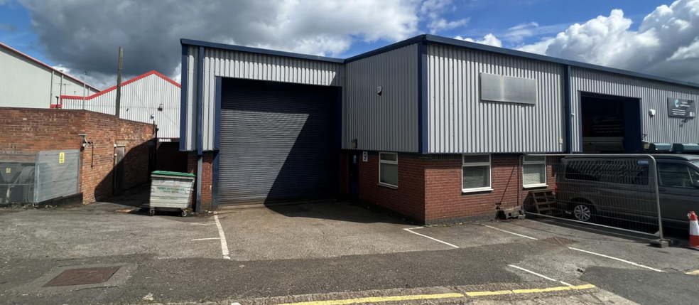 Units 6-9 Parcel Ter, Derby for rent - Primary Photo - Image 1 of 2