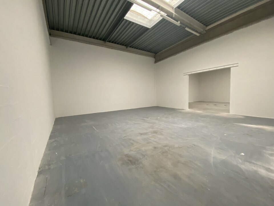 Light Industrial in Chambly to rent Interior Photo- Image 1 of 5