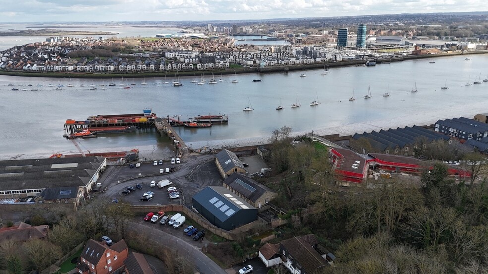Buildings 62/63 & 66, Ordnance Yard portfolio of 2 properties for sale on LoopNet.co.uk - Building Photo - Image 3 of 25