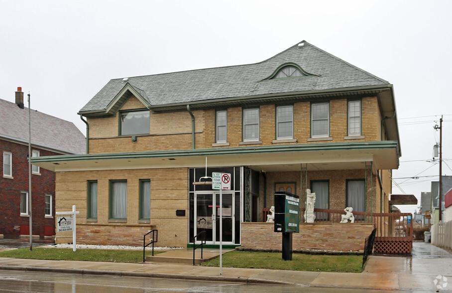 2925 W Lincoln Ave, Milwaukee, WI for sale - Primary Photo - Image 1 of 1