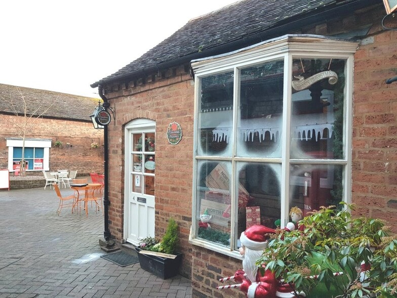 High St, Bridgnorth to rent - Building Photo - Image 1 of 5