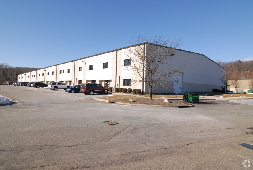 Light Industrial in Pompton Plains, NJ for sale - Primary Photo - Image 1 of 1