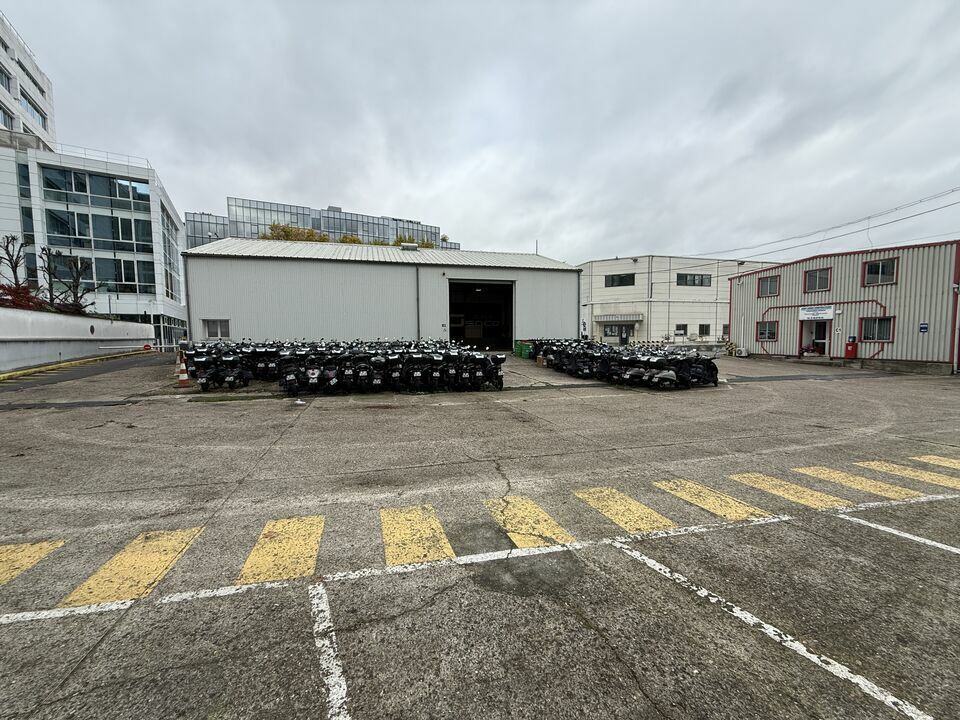 Industrial in Saint-Denis to rent Building Photo- Image 1 of 9