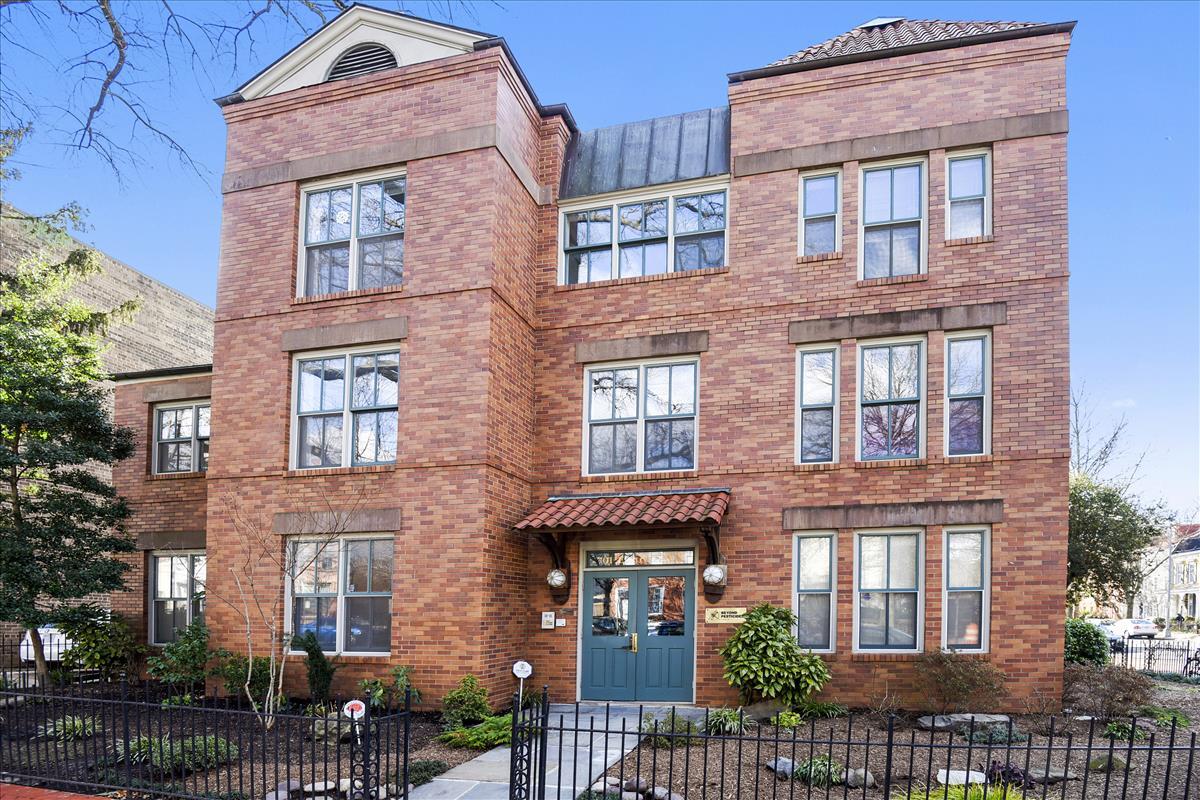 701 E St SE, Washington, DC for sale Primary Photo- Image 1 of 1