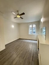 Office / Retail in Paris to rent Interior Photo- Image 1 of 4