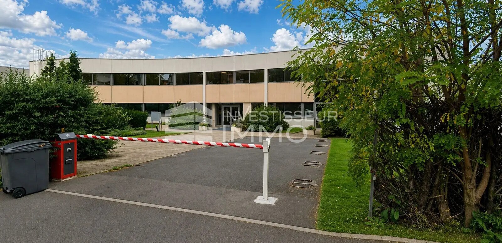 Light Industrial in Noisy-le-Sec for sale Building Photo- Image 1 of 2