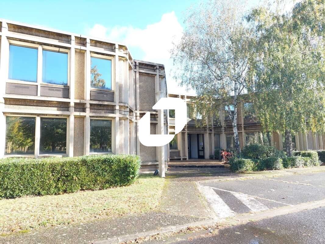 Office in Saint-Aubin to rent Building Photo- Image 1 of 13