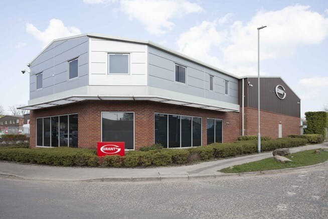 8A Hopton Industrial Estate, Devizes to rent - Building Photo - Image 2 of 7
