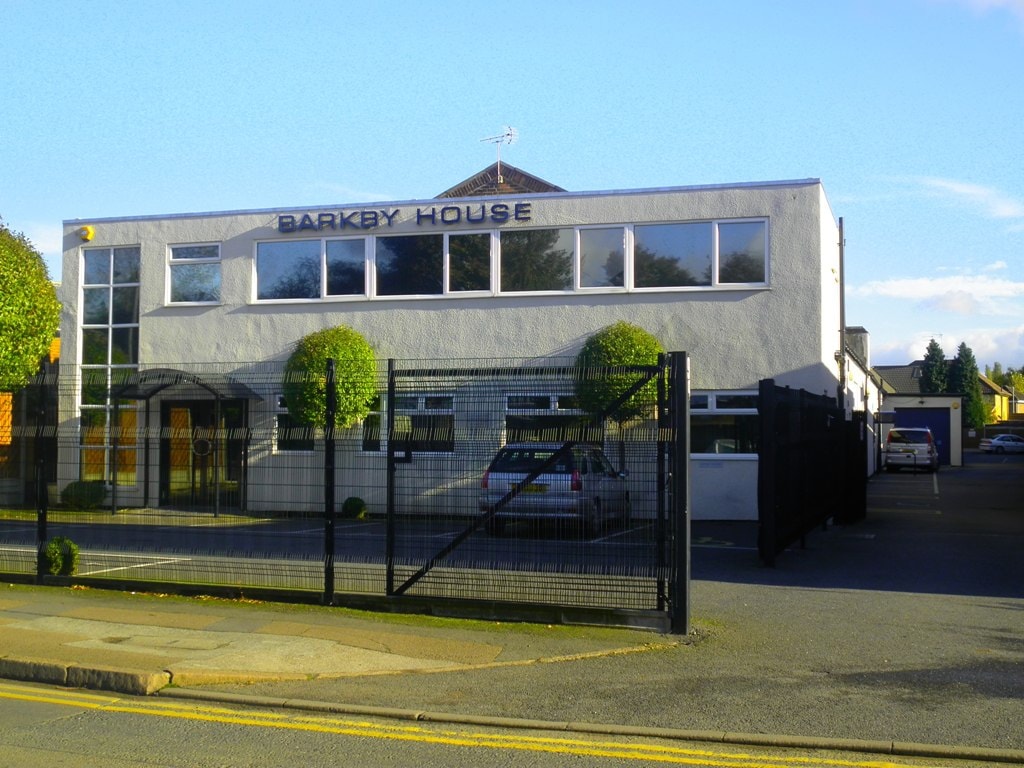 99 Barkby Rd, Leicester LE4 9LG UK