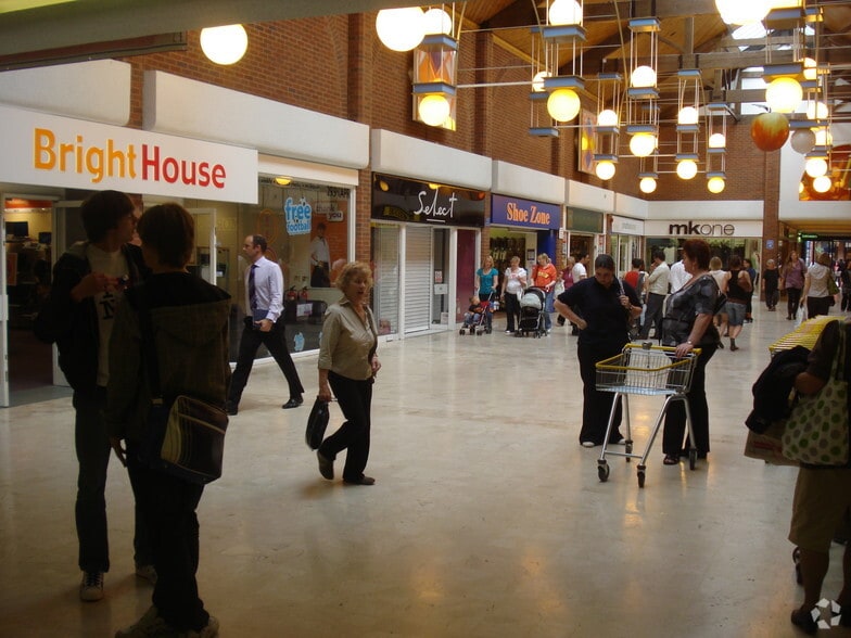 St Peters Hl, Grantham to rent - Interior Photo - Image 2 of 8