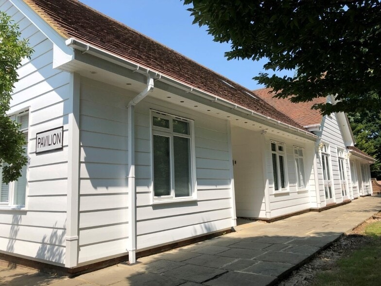 Chesham Rd, Berkhamsted to rent - Building Photo - Image 2 of 12