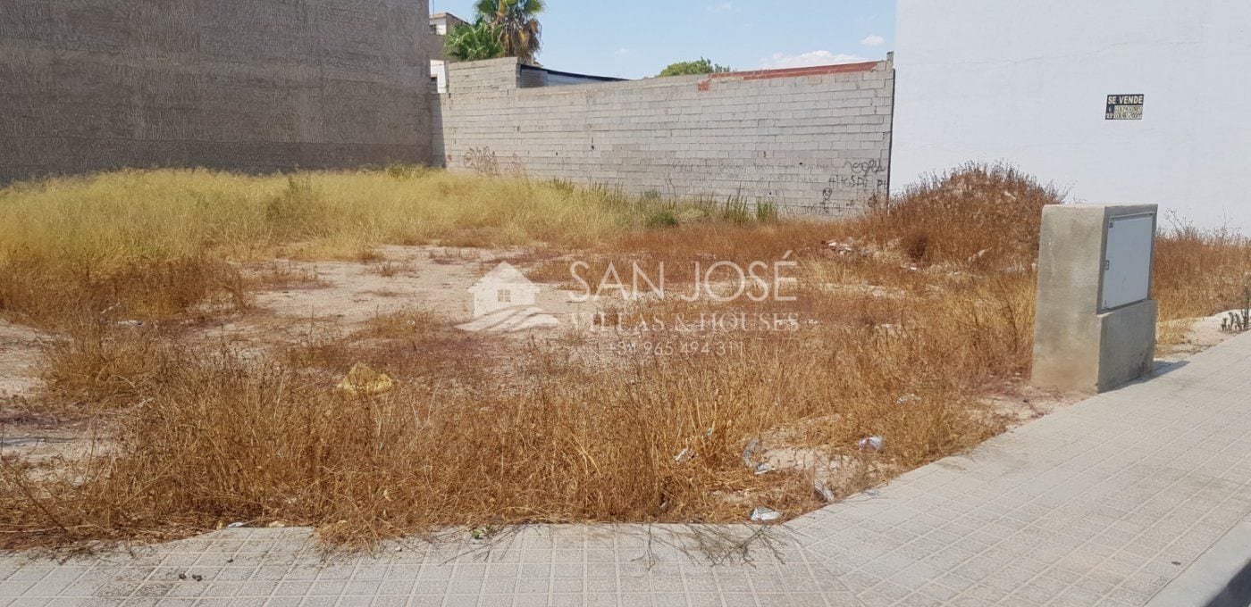 Land in Monforte del Cid, Alicante for sale Primary Photo- Image 1 of 3