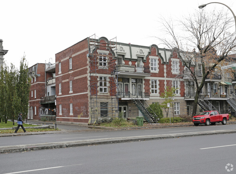 1891 Boul Pie-IX, Montréal, QC for sale - Primary Photo - Image 1 of 2