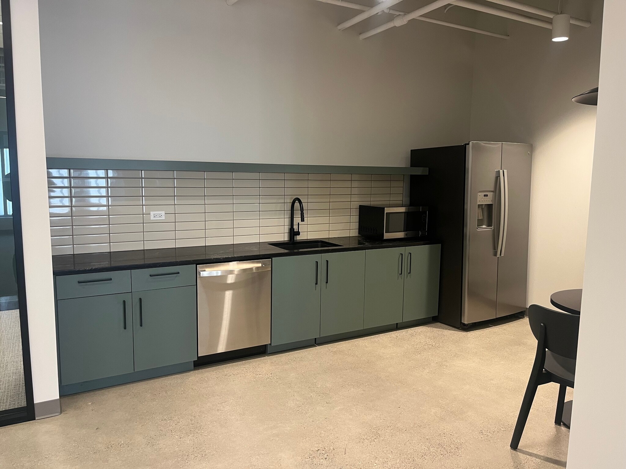 190 S La Salle St, Chicago, IL to rent Building Photo- Image 1 of 4