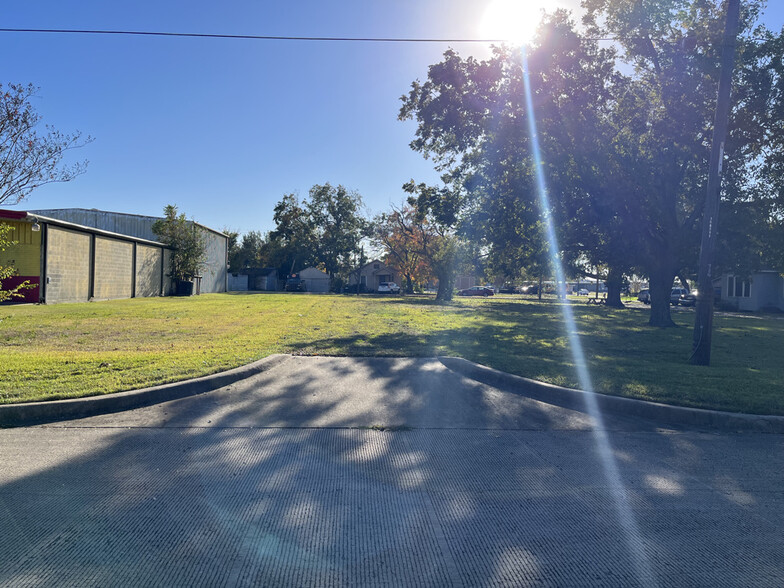 3015 N Main St, Stafford, TX for sale - Building Photo - Image 2 of 9