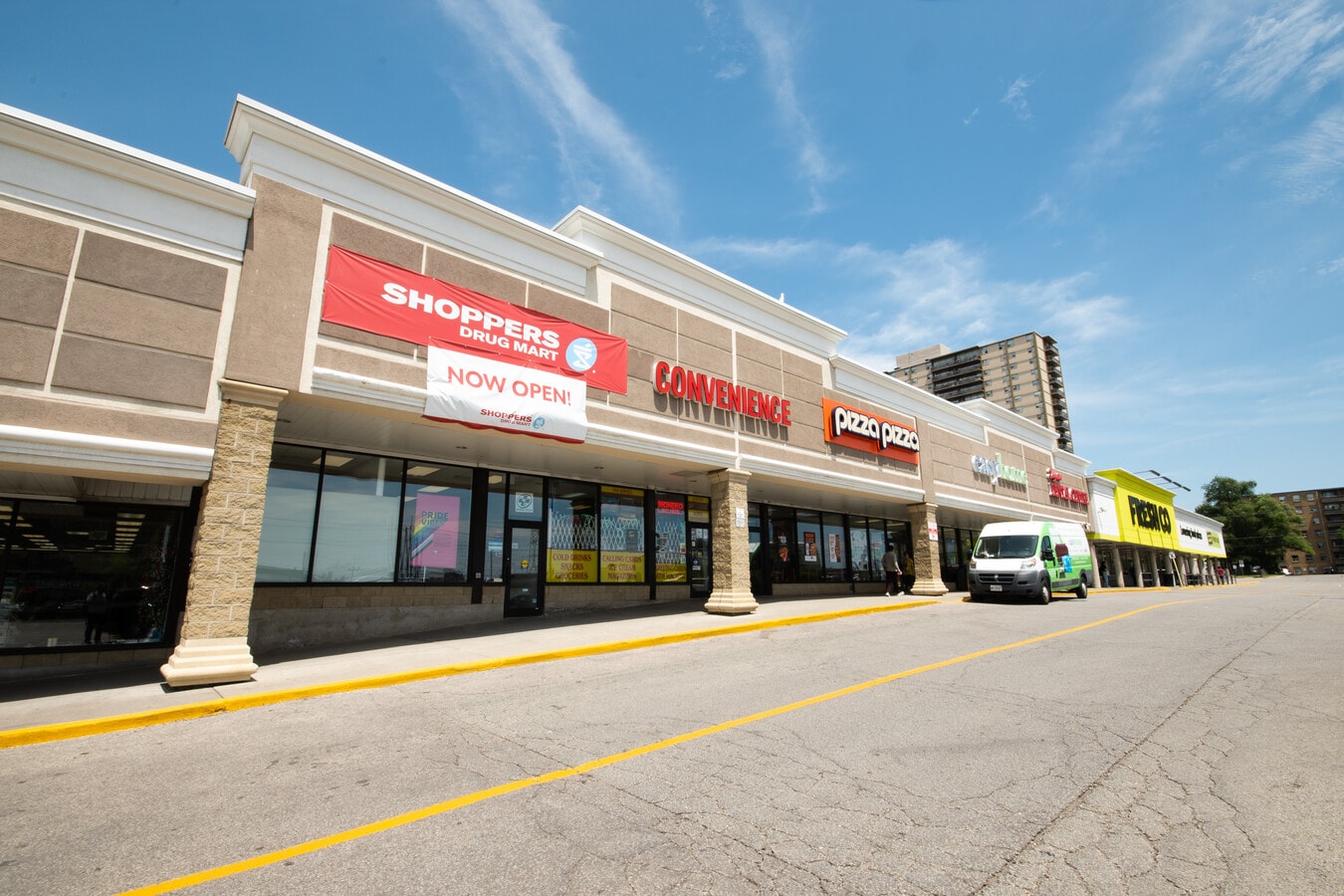 2650 Lawrence Ave E, Toronto M1P 2S1 Midland Lawrence Plaza UK