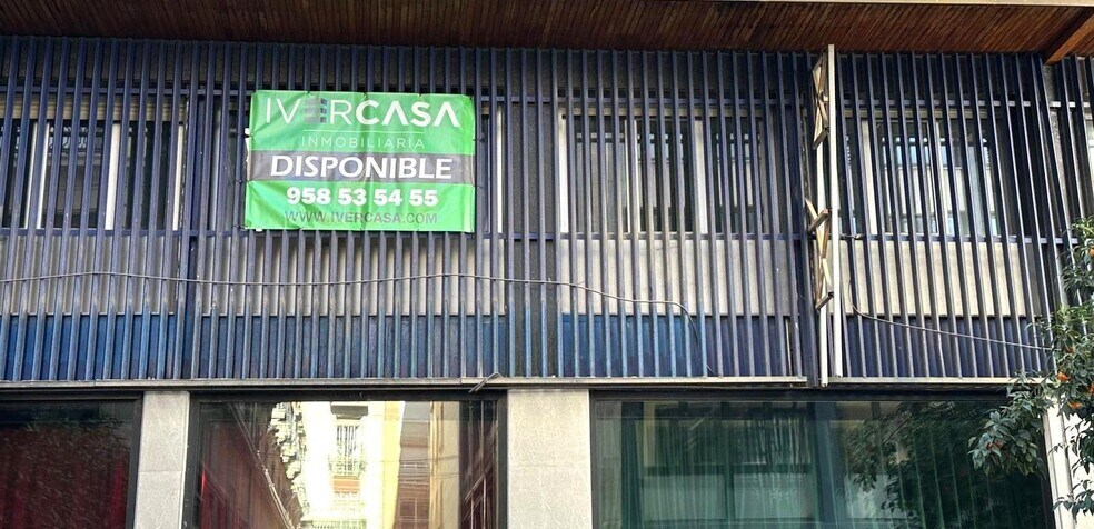 Office in Granada, Granada to rent - Building Photo - Image 2 of 8