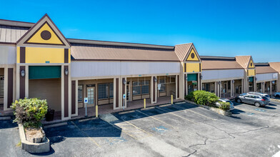 6430 Bandera Rd, San Antonio, TX for rent Building Photo- Image 1 of 5