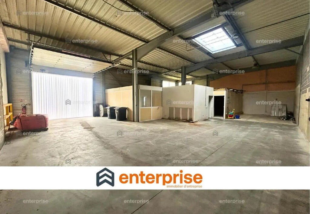 Location Entrepôt 219 m² - Photo 1