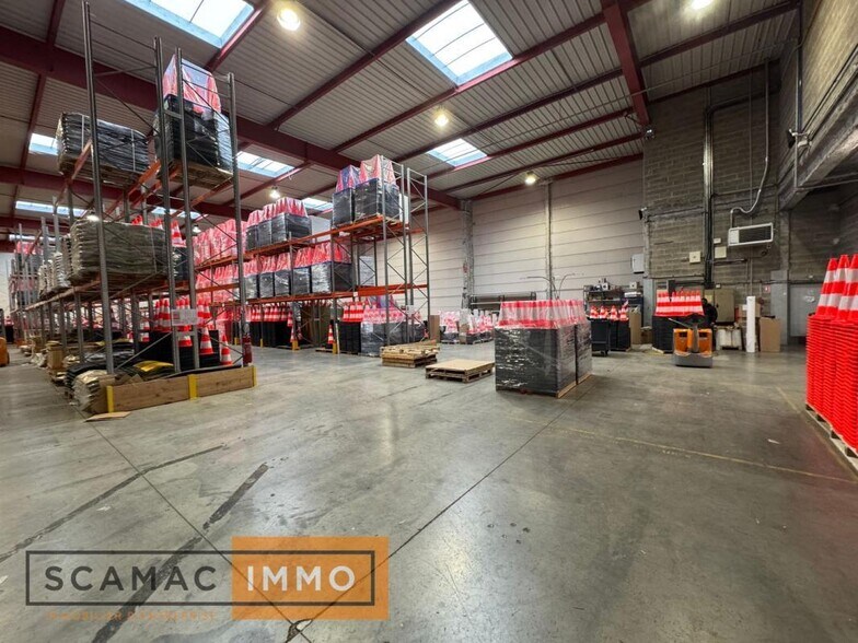 Industrial in Combs-la-Ville to rent - Interior Photo - Image 3 of 8