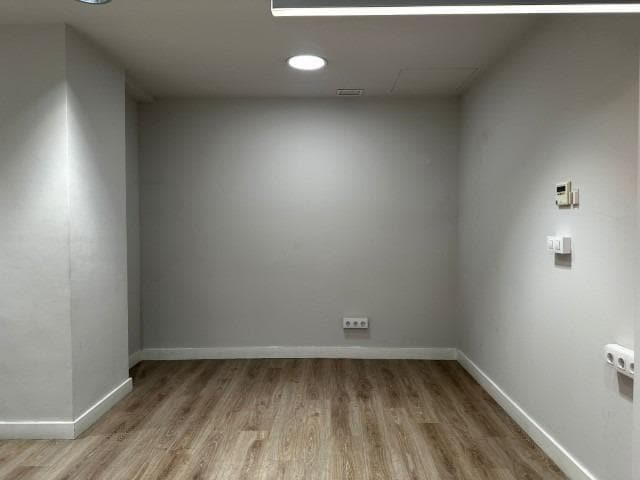 Office / Retail in Barcelona, Barcelona to rent Interior Photo- Image 1 of 7