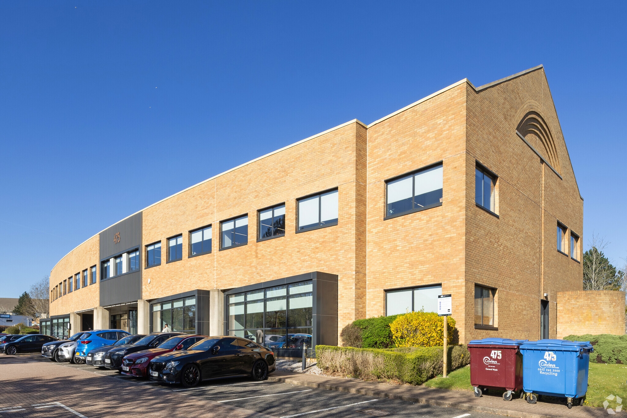 475 Capability Green, Luton for sale Primary Photo- Image 1 of 1