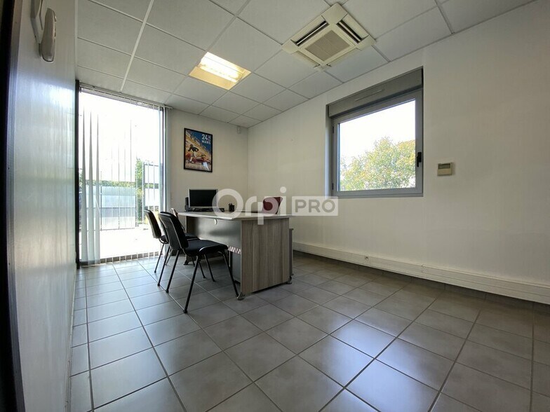 Office in Craponne to rent - Interior Photo - Image 3 of 6