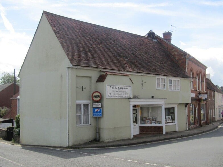 65 Well St, Buckingham for sale - Building Photo - Image 3 of 16