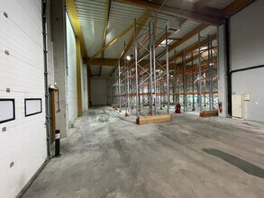 Industrial in Gonesse to rent Interior Photo- Image 1 of 5