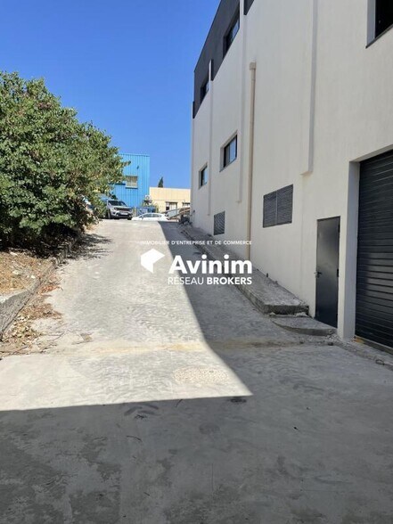 Industrial in Marseille to rent - Building Photo - Image 3 of 5