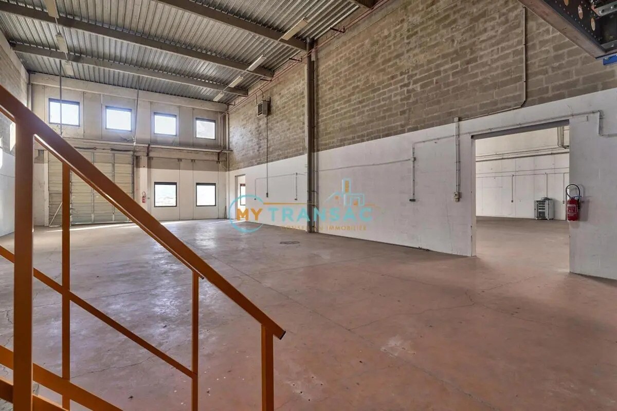 Industrial in Lognes to rent Building Photo- Image 1 of 13