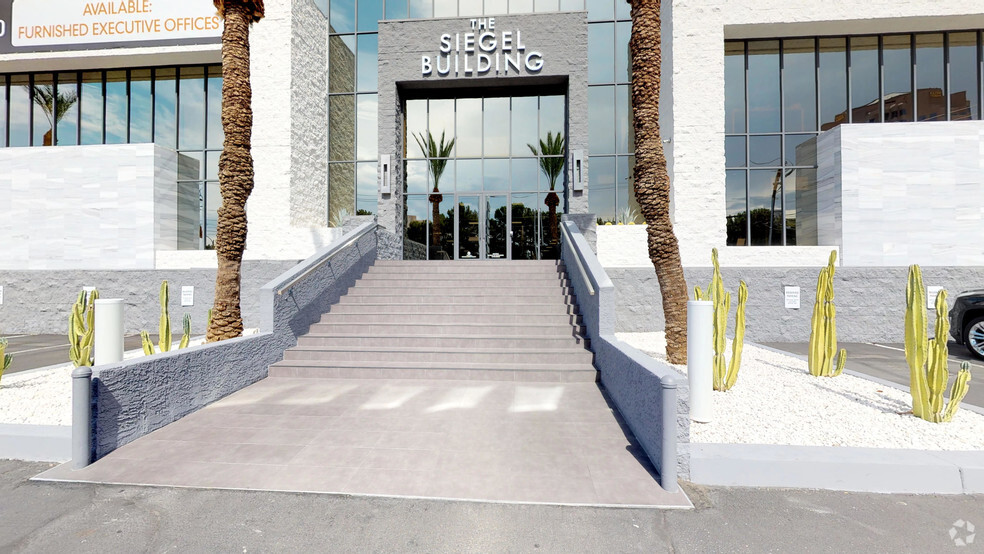 3790 Paradise Rd, Las Vegas, NV for rent - Building Photo - Image 1 of 9