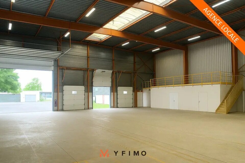 Location Local d'activités 728 m² - Photo 1