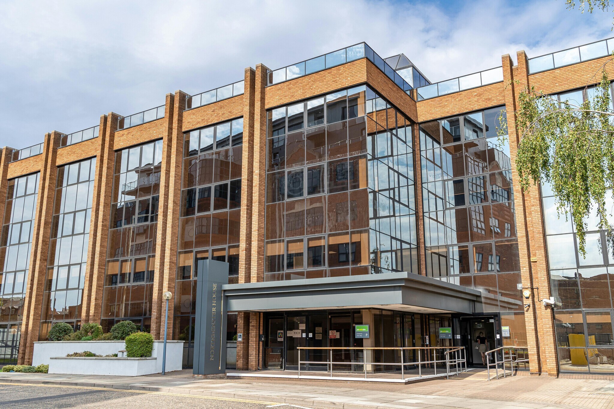 Northminster, Peterborough to rent Building Photo- Image 1 of 39