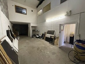 Totnes Rd, Ipplepen to rent Interior Photo- Image 1 of 1