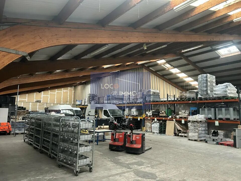 Light Industrial in Gradignan to rent Building Photo- Image 1 of 10