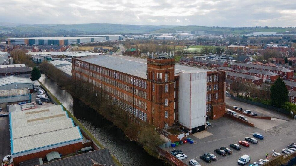 Woodbine St, Rochdale to rent - Building Photo - Image 2 of 2