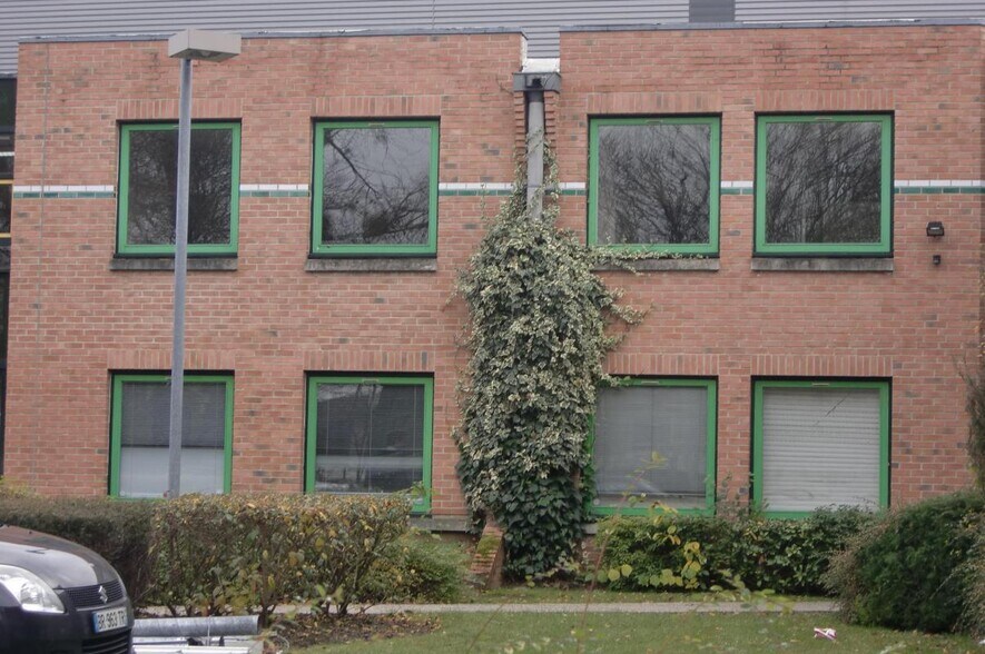 Office in Lognes to rent - Building Photo - Image 1 of 8