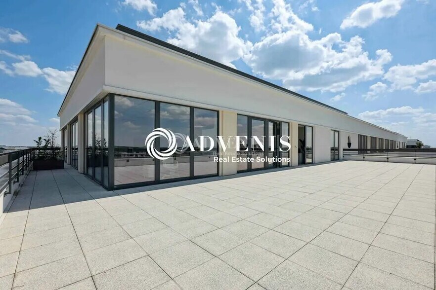 Office in Chessy for sale - Primary Photo - Image 1 of 11