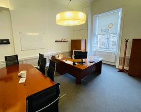 8 Melville St, Edinburgh to rent Interior Photo- Image 1 of 1