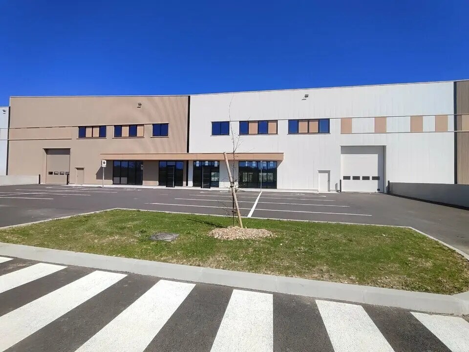 Location Local d'activités 550 m² à 3 000 m² - Photo 1