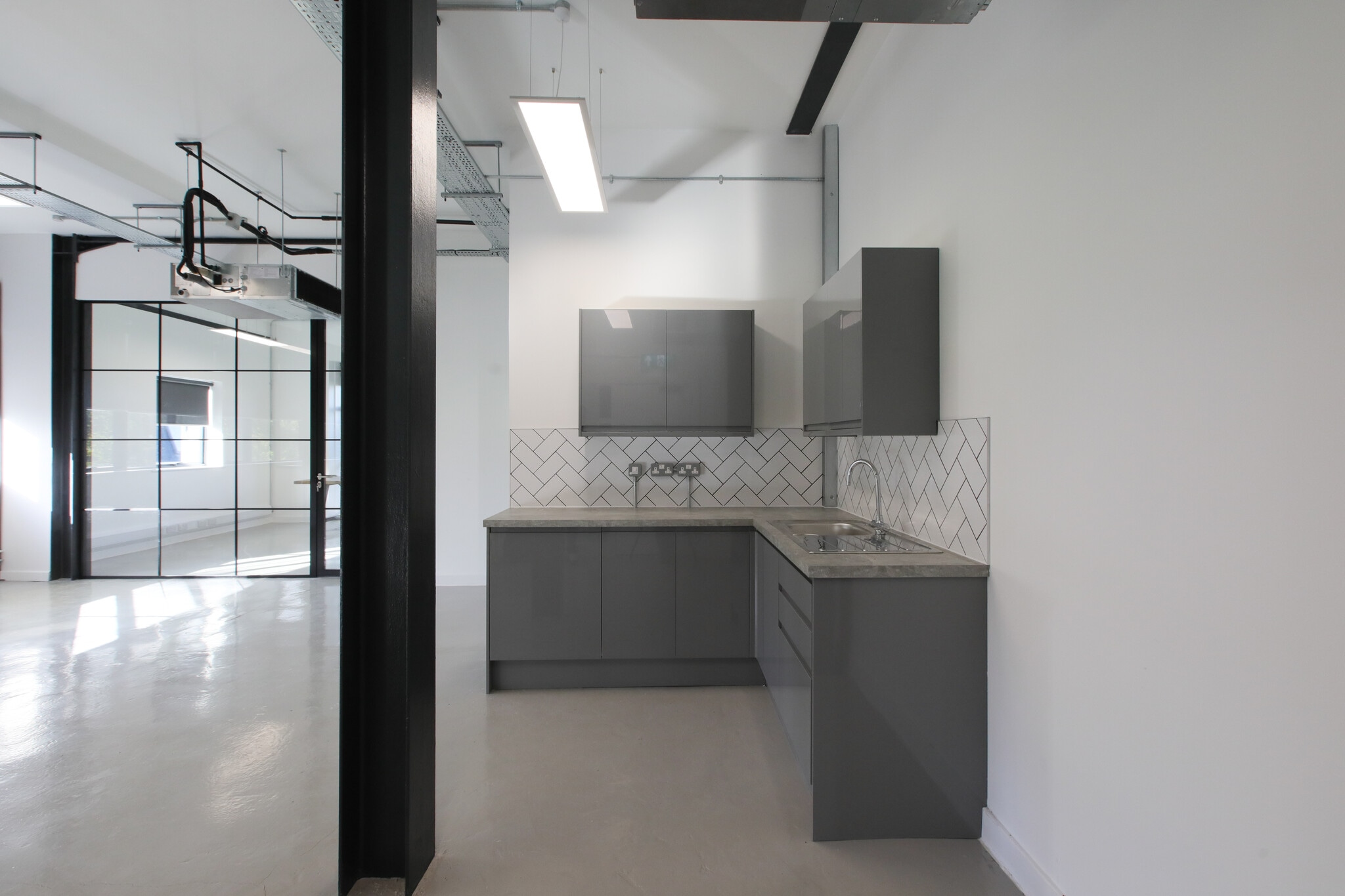 Bath Rd, Bristol to rent Interior Photo- Image 1 of 12